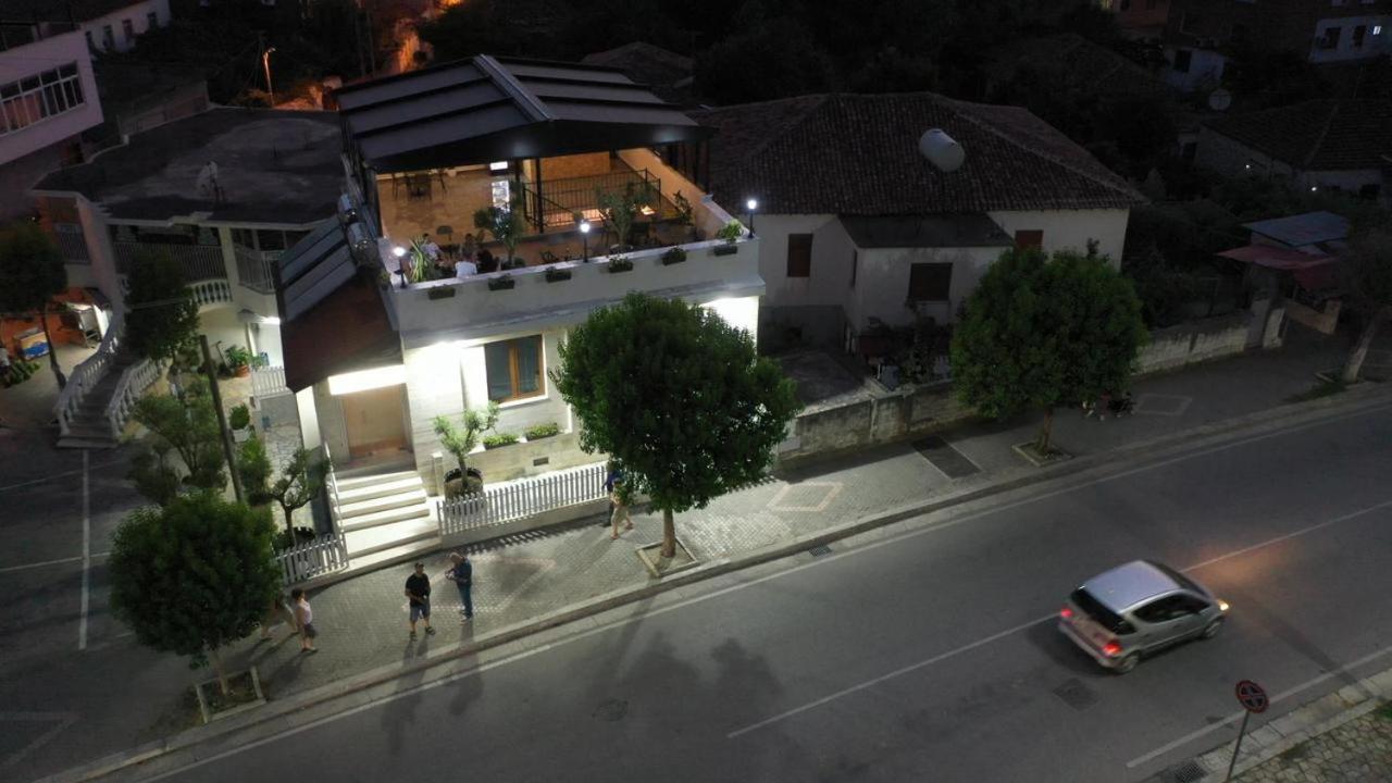 Vila Franko Berat Exteriör bild