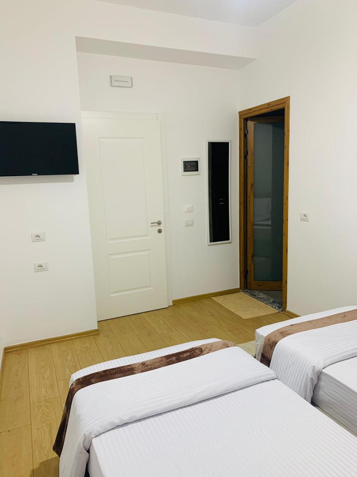 Vila Franko Berat Exteriör bild