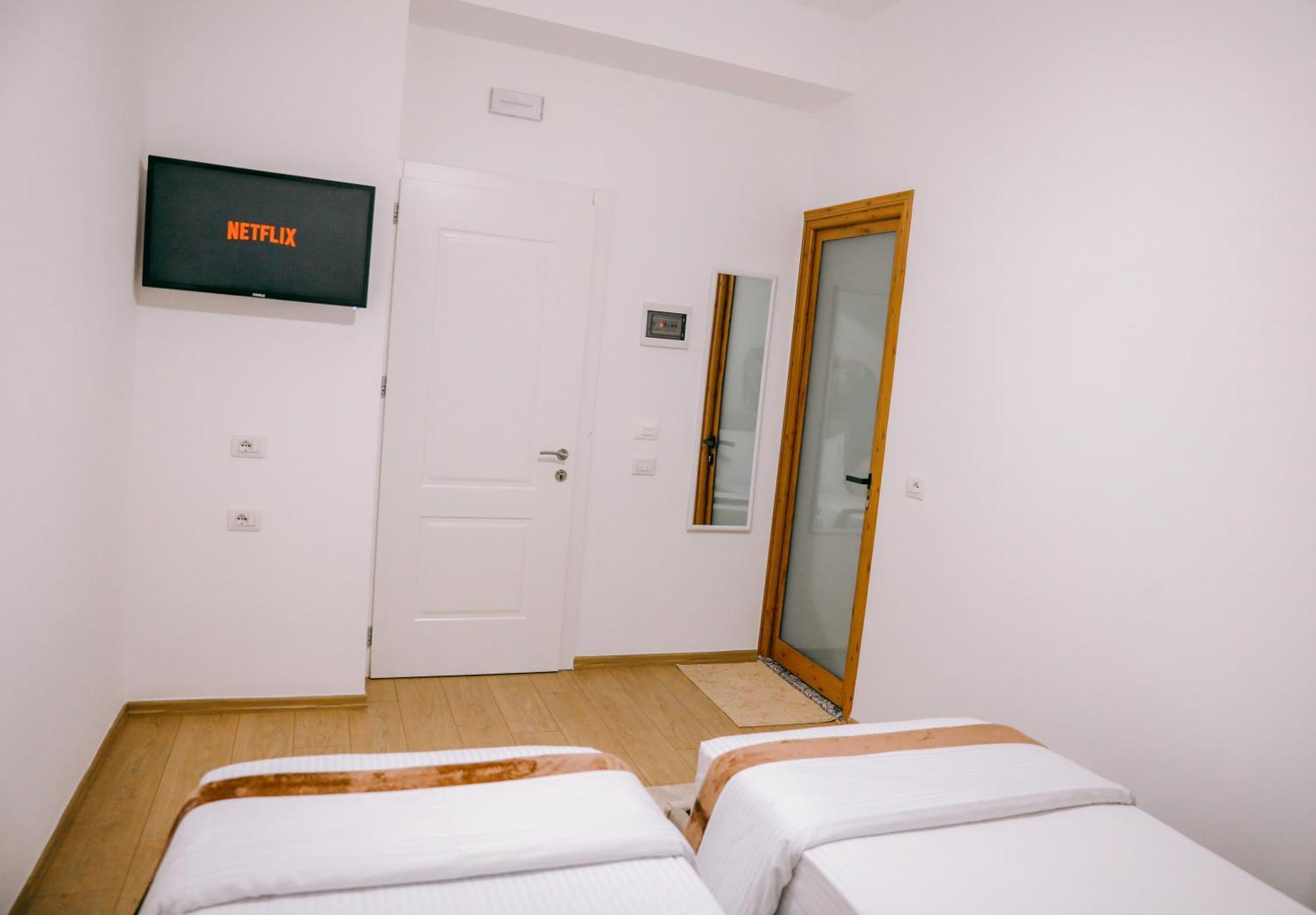 Vila Franko Berat Exteriör bild